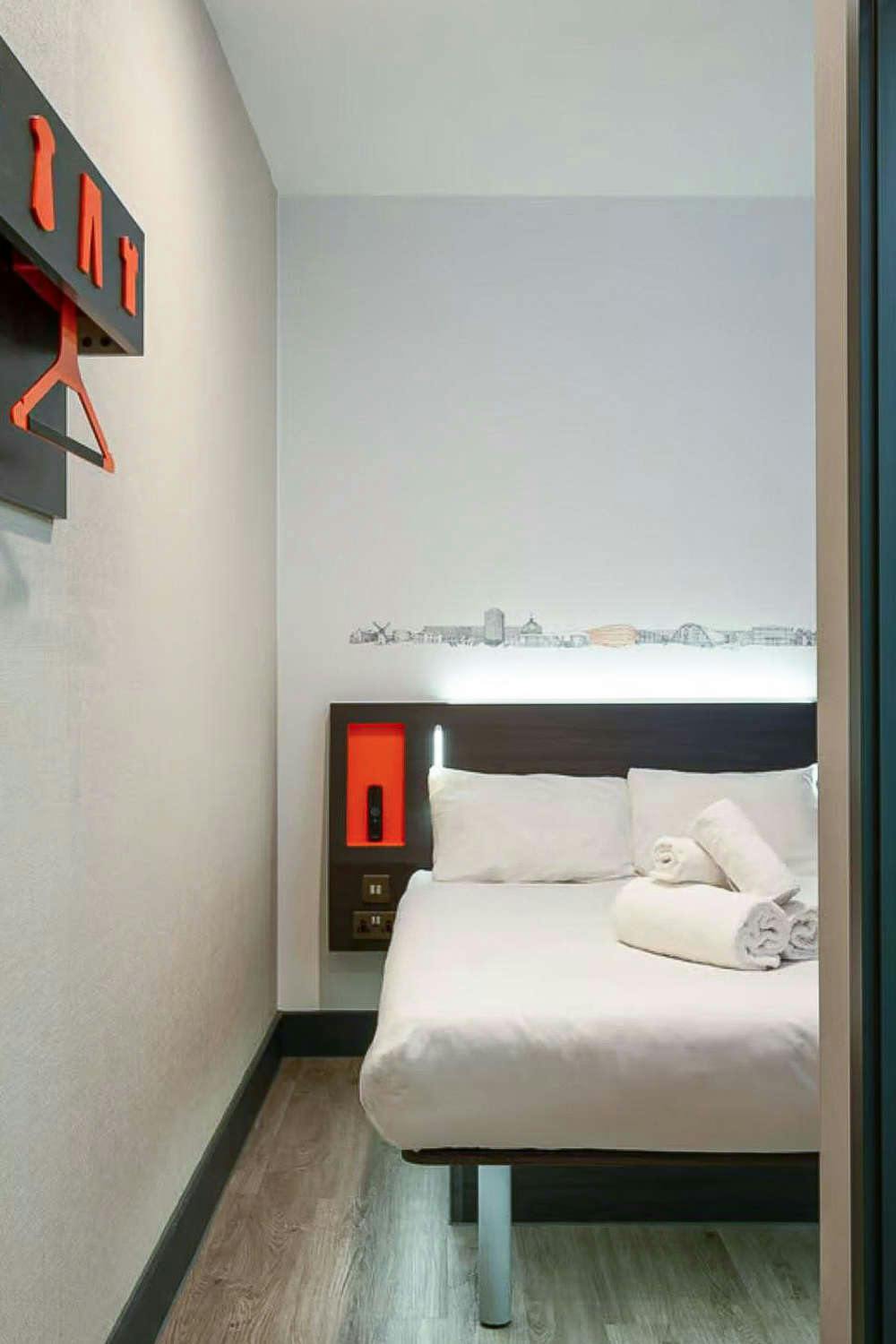 Hotel easyHotel Milton Keynes photo 2