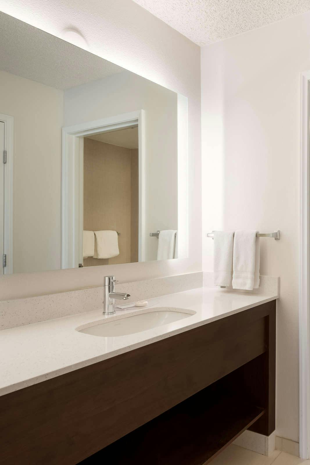 Hotel Sonesta ES Suites Reno photo 5