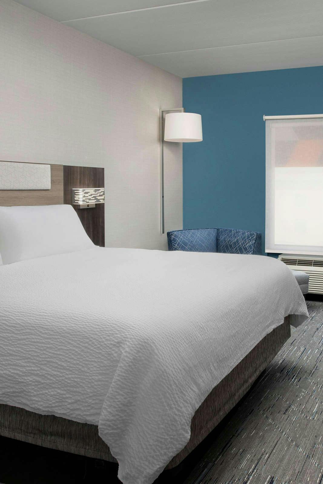 Hotel Holiday Inn Express & Suites Knoxville-Clinton by IHG photo 1