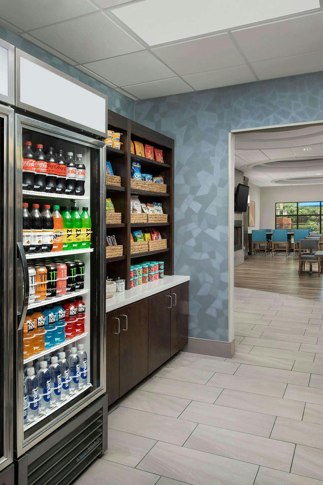 Hotel Holiday Inn Express & Suites Knoxville-Clinton by IHG photo 4