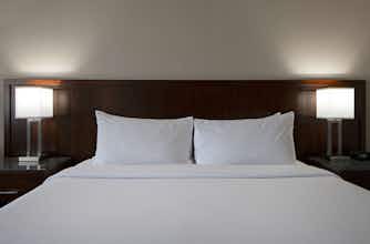 Hotel Doubletree By Hilton Kamloops photo 2