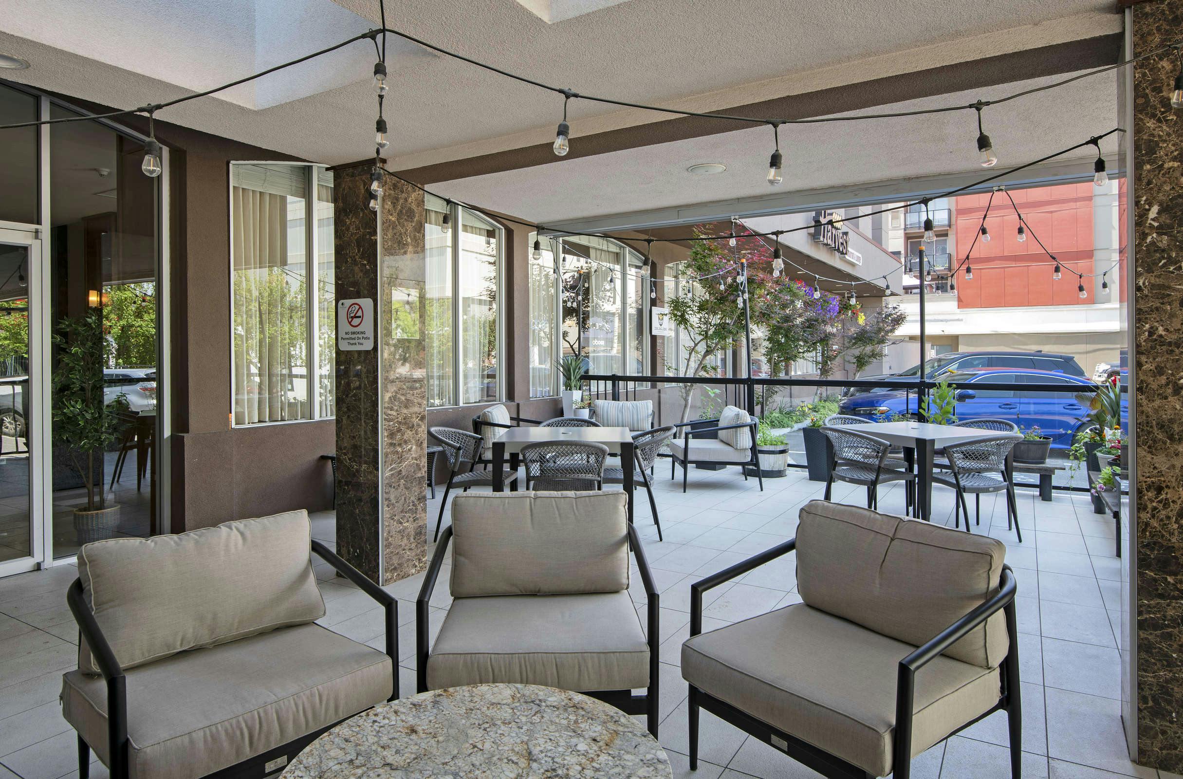 Hotel Doubletree By Hilton Kamloops photo 5