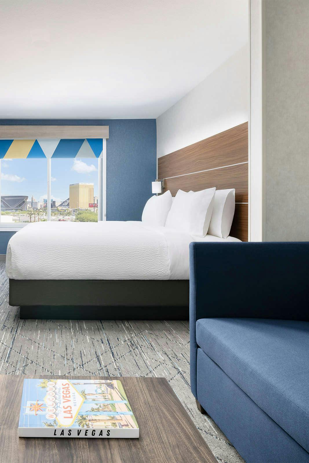 Hotel Holiday Inn Express Las Vegas-Stadium Area photo 2