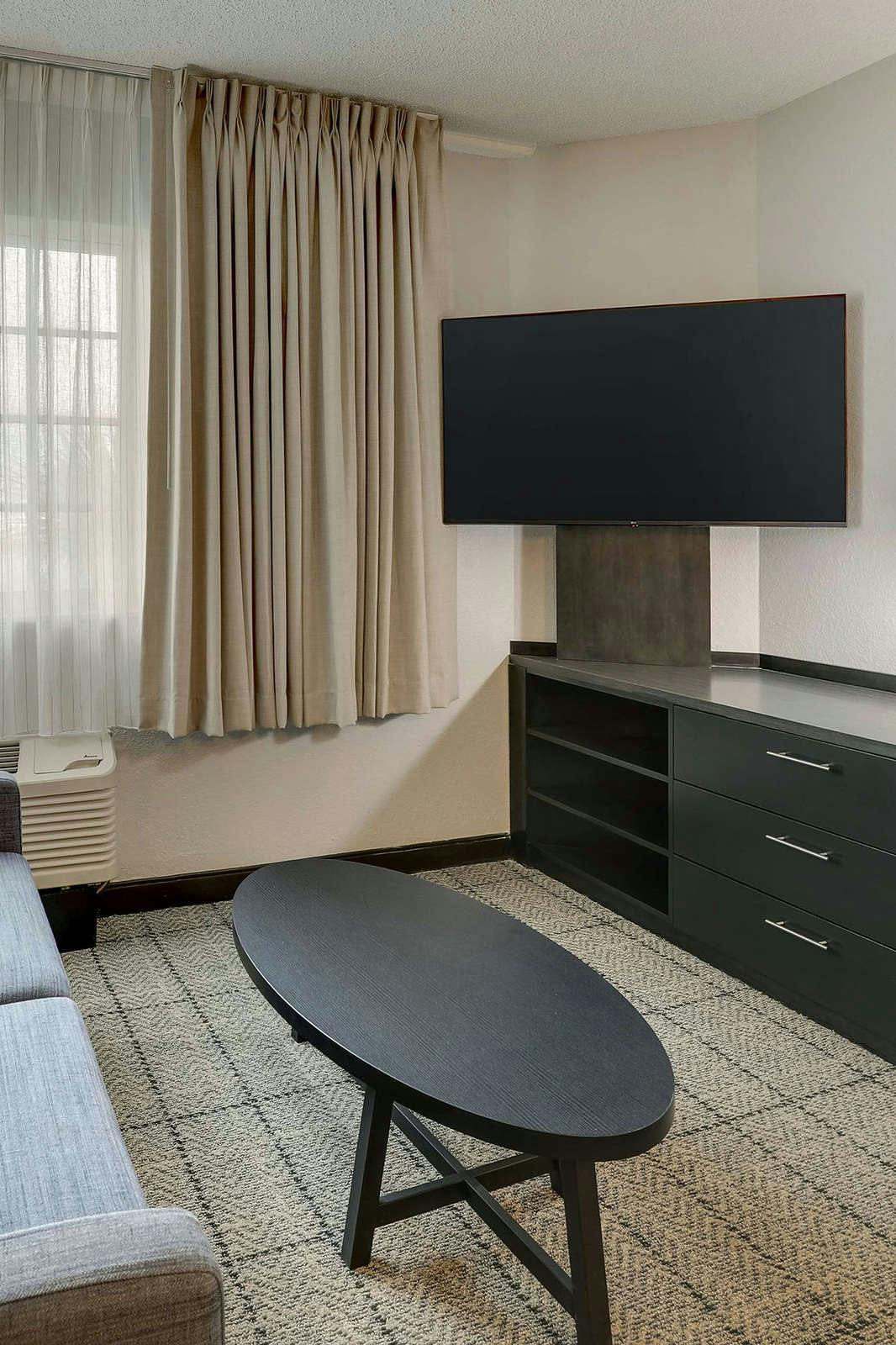 Hotel Sonesta Simply Suites Miami Airport Doral photo 4