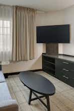 Hotel Sonesta Simply Suites Miami Airport Doral photo 4