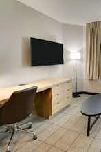 Hotel Sonesta Simply Suites Miami Airport Doral photo 5
