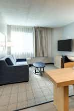 Hotel Sonesta Simply Suites Miami Airport Doral photo 3