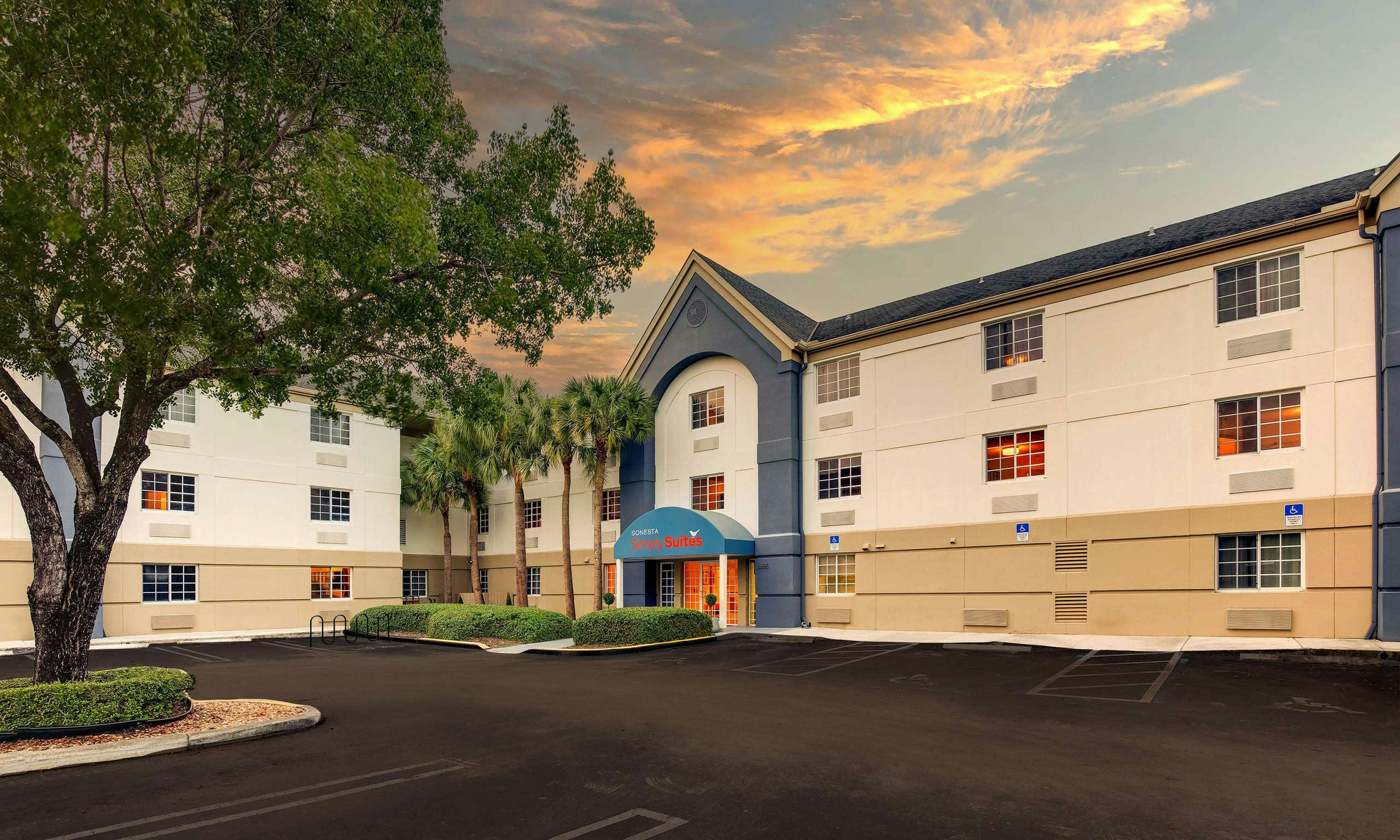 Sonesta Simply Suites Miami Airport Doral