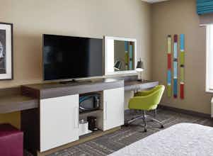 Hotel Hampton Inn & Suites Chicago Waukegan photo 2