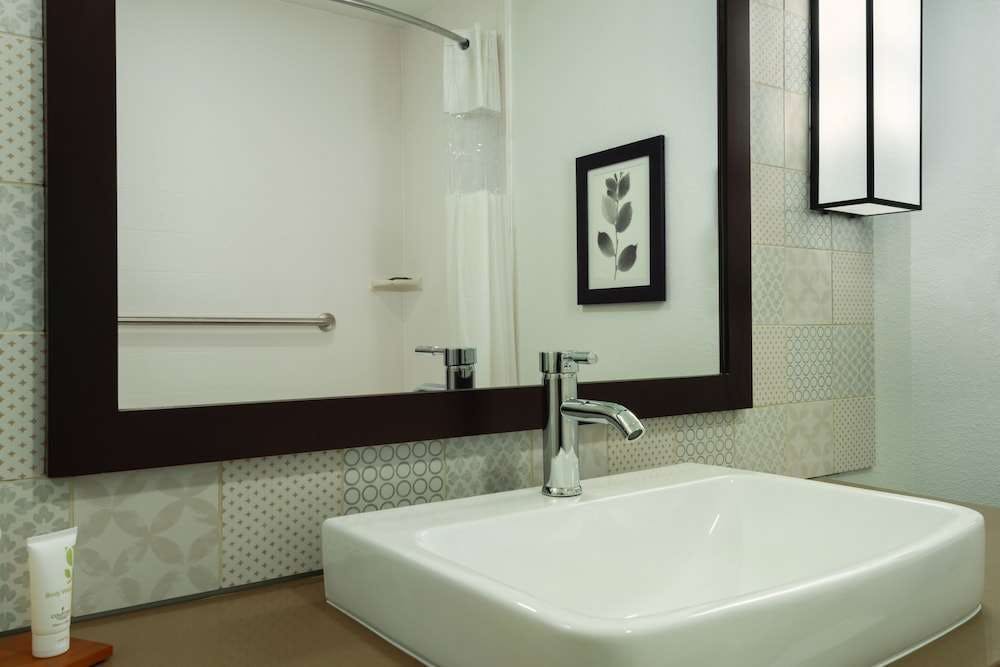 Hotel Country Inn & Suites by Radisson, Oklahoma City-Bricktown, OK photo 3