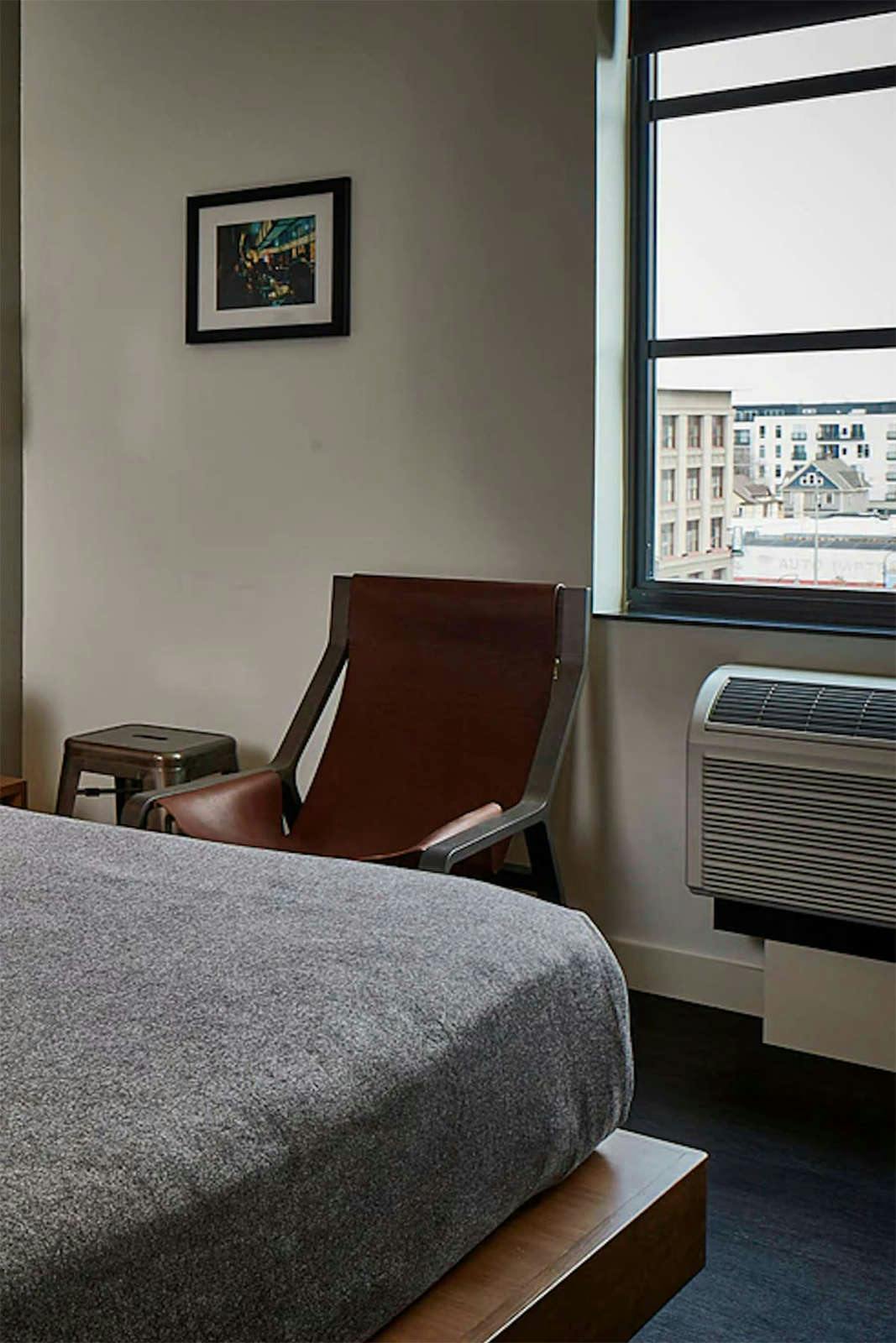 Hotel Moxy Minneapolis Uptown photo 2