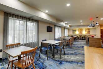 Hotel Fairfield Inn & Suites Fort Worth I-30 West near NAS JRB photo 4