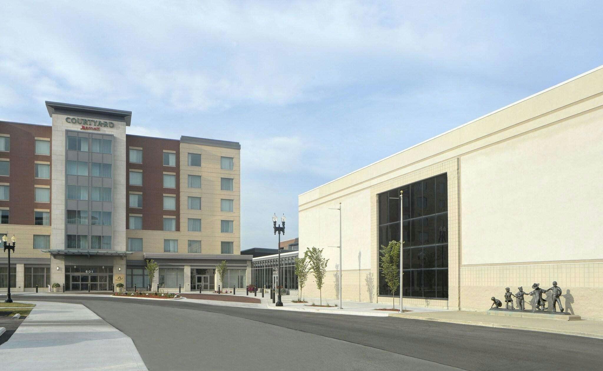 Courtyard Muncie at Horizon Convention Center