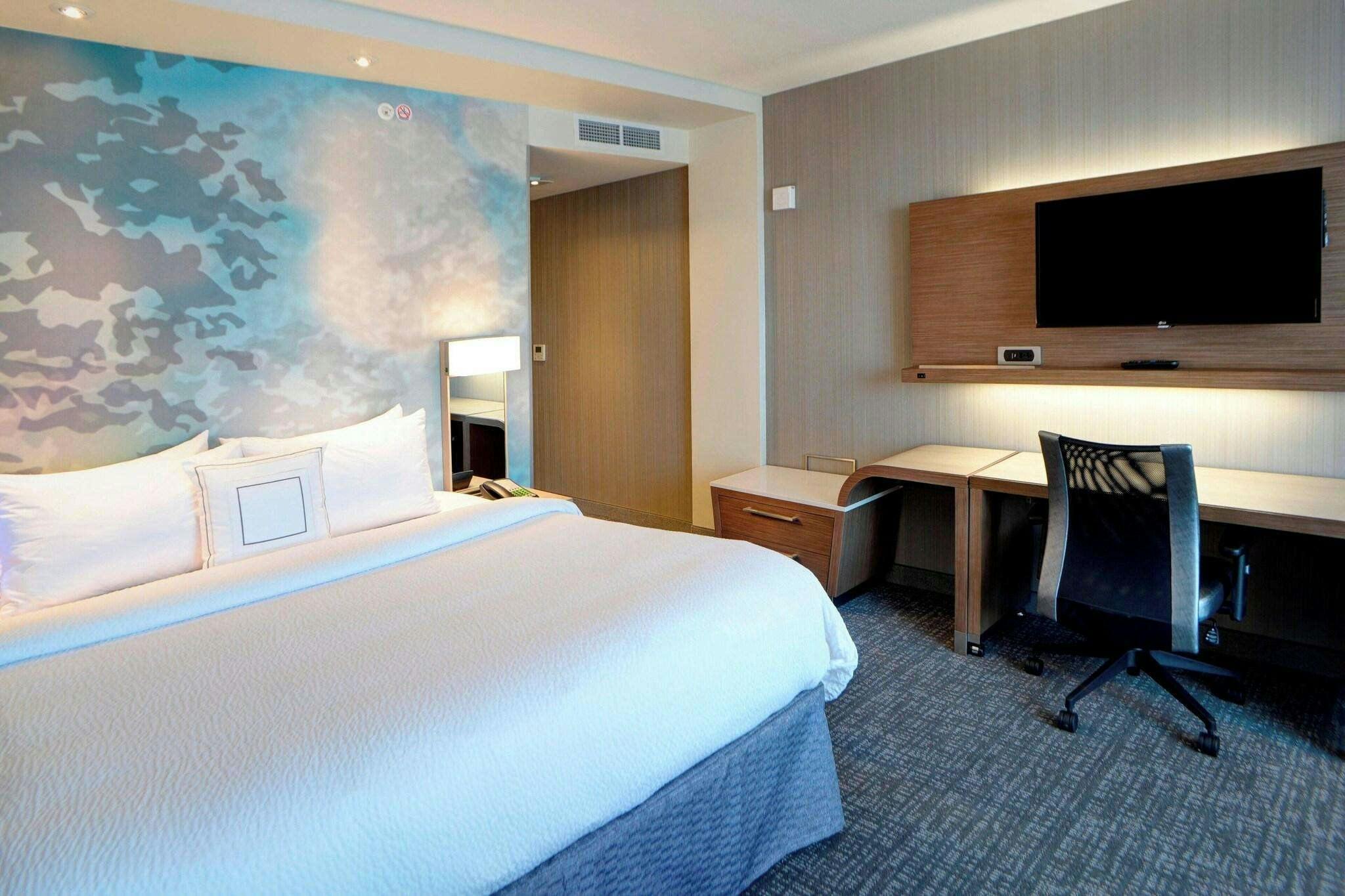 Hotel Courtyard Muncie at Horizon Convention Center photo 1