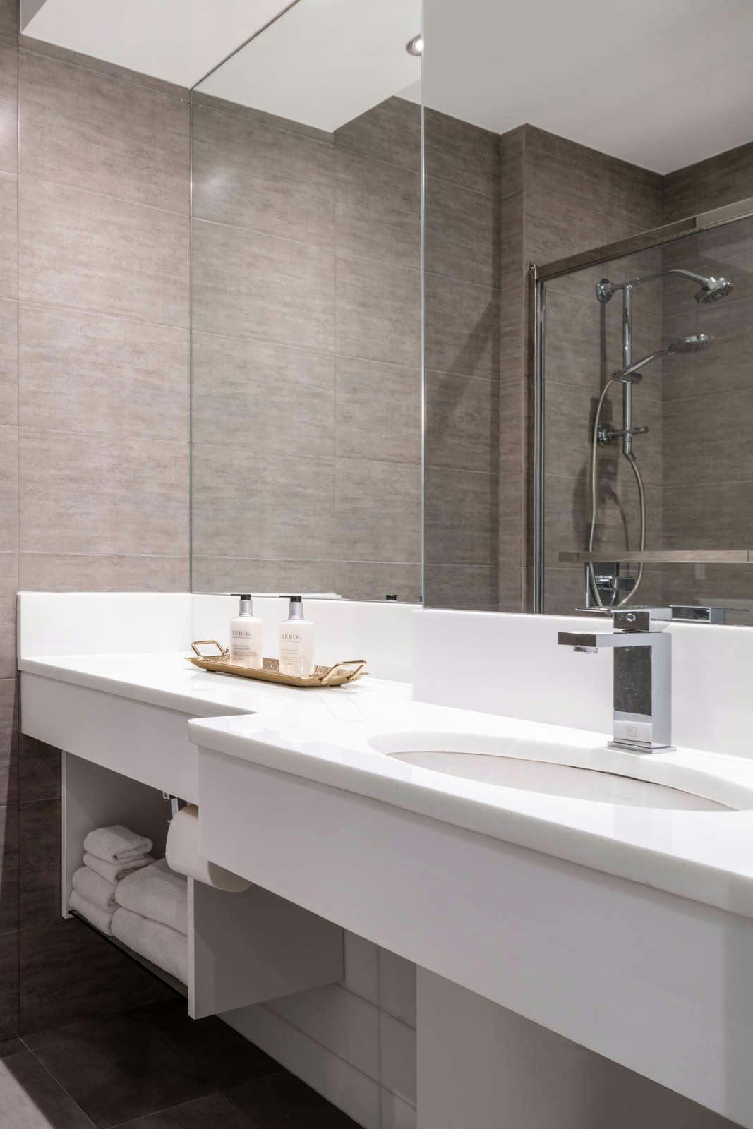 Hotel voco Fiorello LaGuardia East photo 4