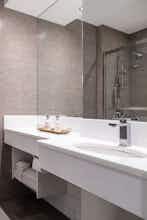 Hotel voco Fiorello LaGuardia East photo 4