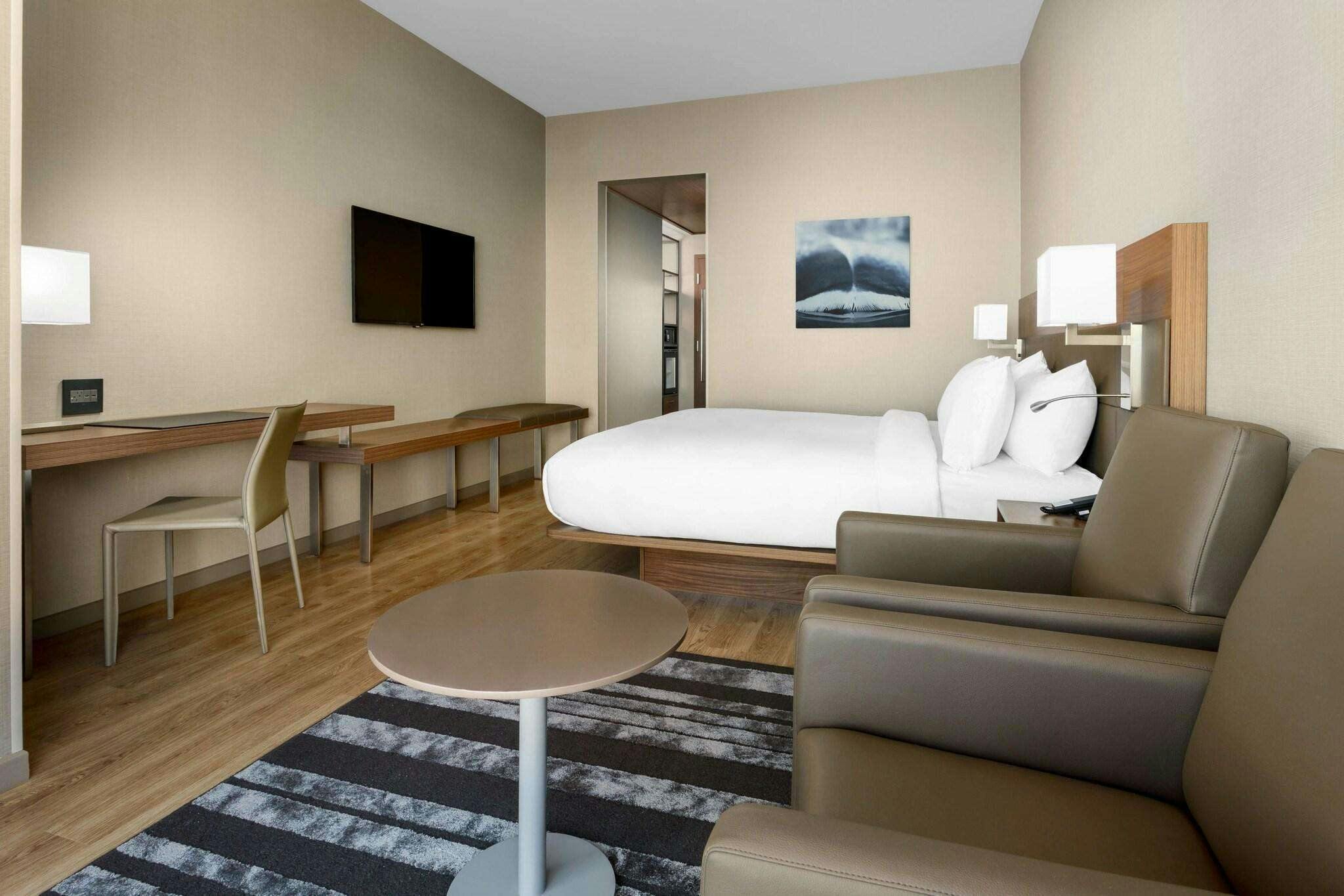 AC HOTEL SAN FRANCISCO AIRPORT/OYSTER POINT WATERFRONT