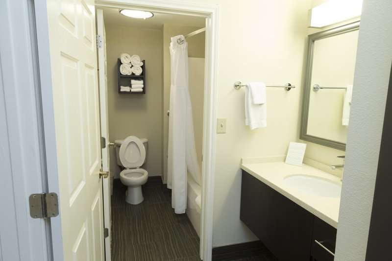 Hotel Staybridge Suites Indianapolis Fishers photo 5