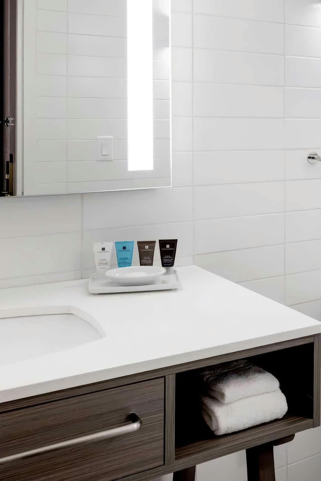 Hotel Crowne Plaza Atlanta - Midtown by IHG photo 2