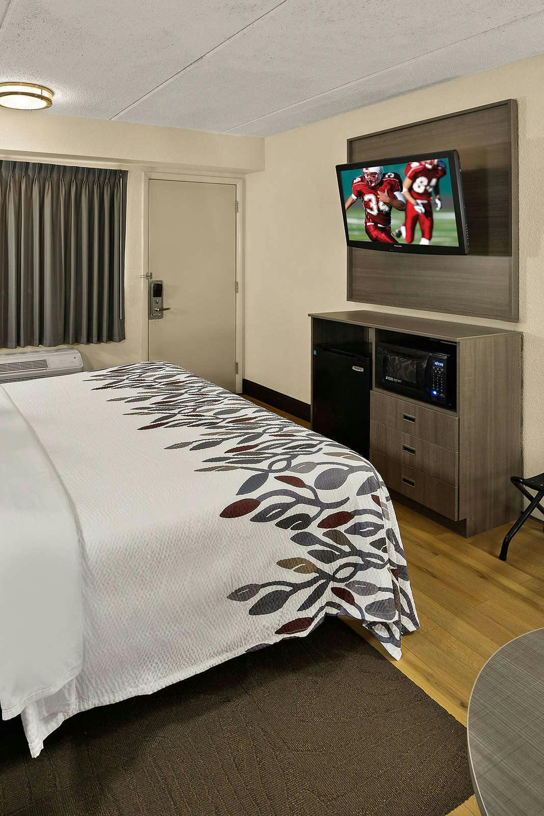 Hotel Red Roof Inn Chapel Hill - UNC photo 2