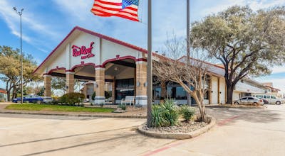 Red Roof Inn & Suites Irving – DFW Airport South