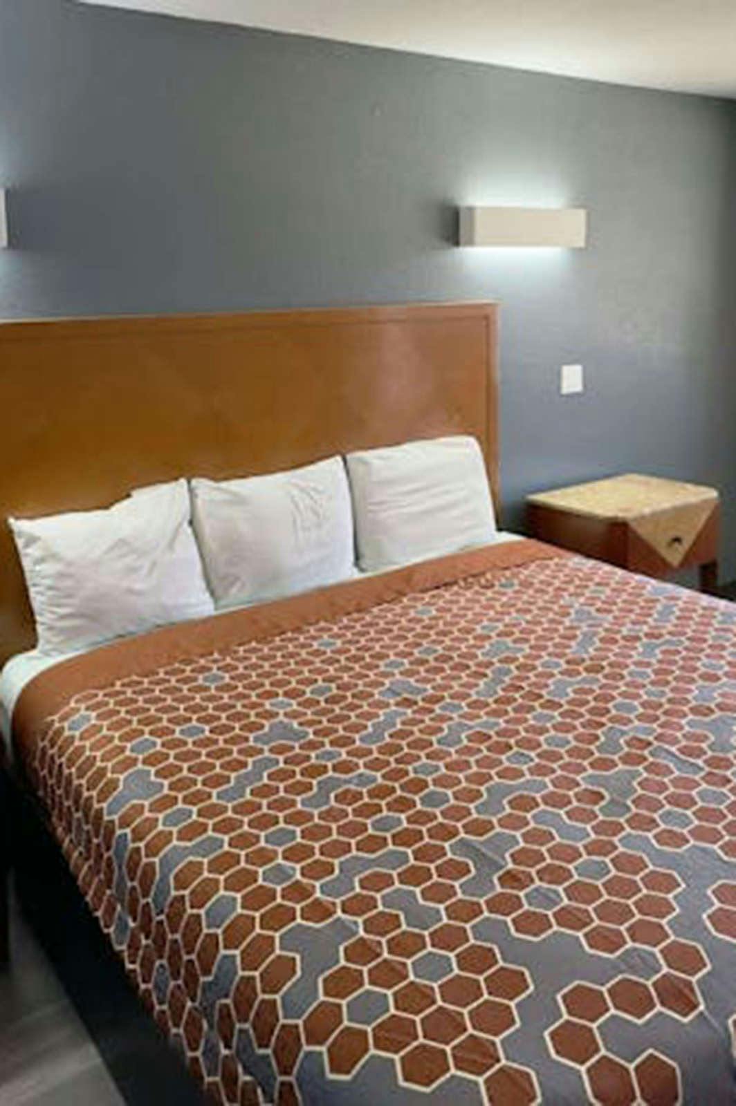 Hotel Executive Inn of Hondo photo 1