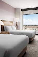 Hotel Hotel Zessa Orange County Airport, a DoubleTree by Hilton photo 2