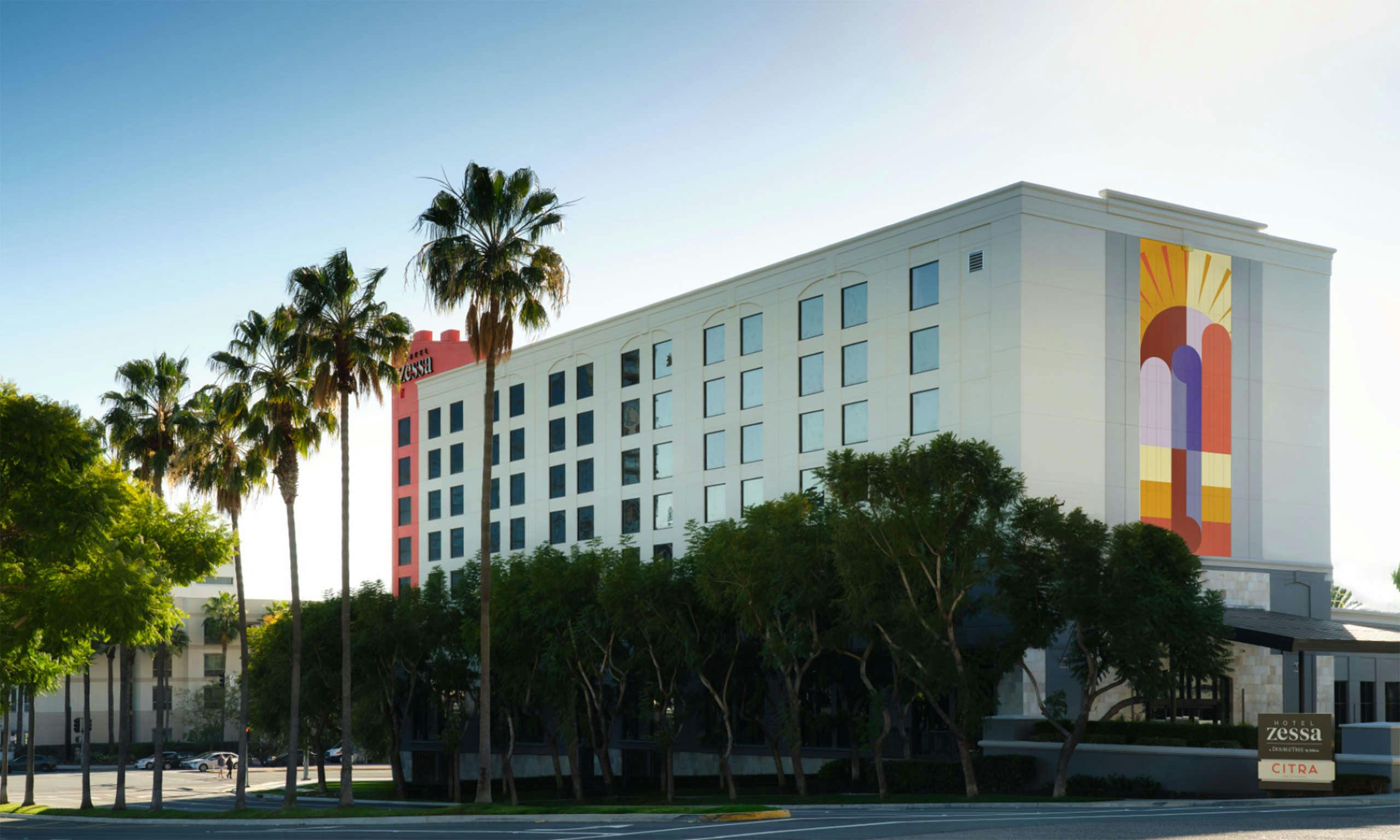 Hotel Zessa Orange County Airport, a DoubleTree by Hilton