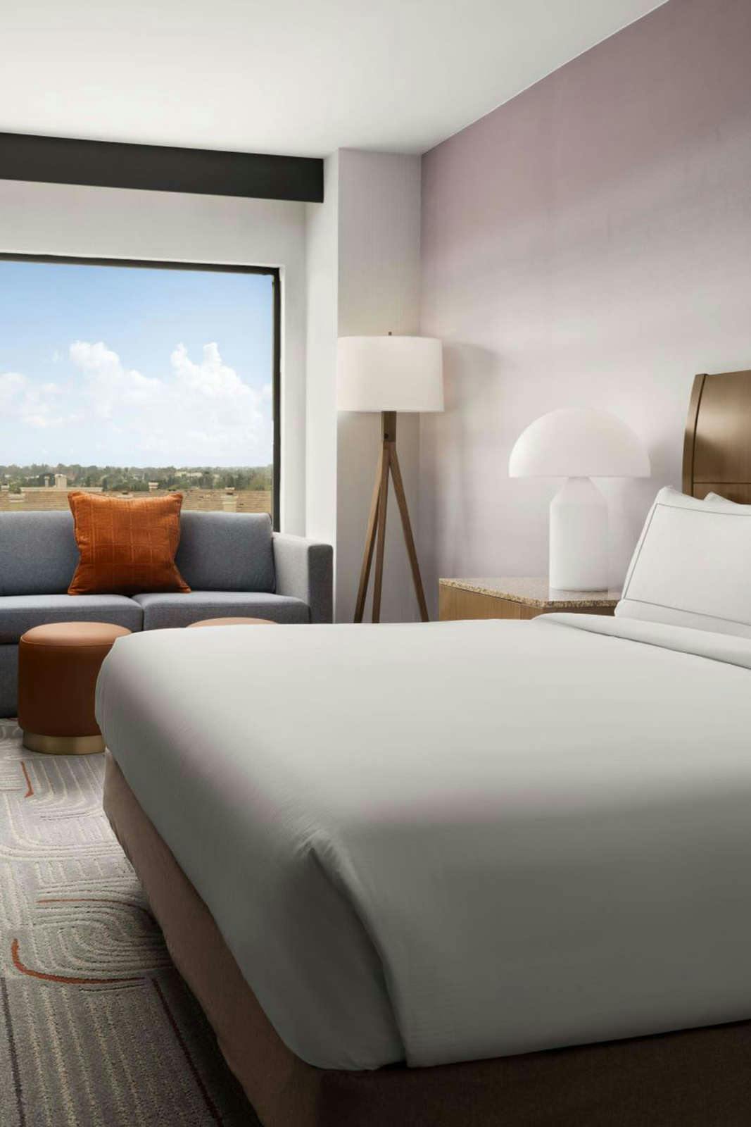 Hotel Hotel Zessa Orange County Airport, a DoubleTree by Hilton photo 1