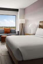 Hotel Hotel Zessa Orange County Airport, a DoubleTree by Hilton photo 1