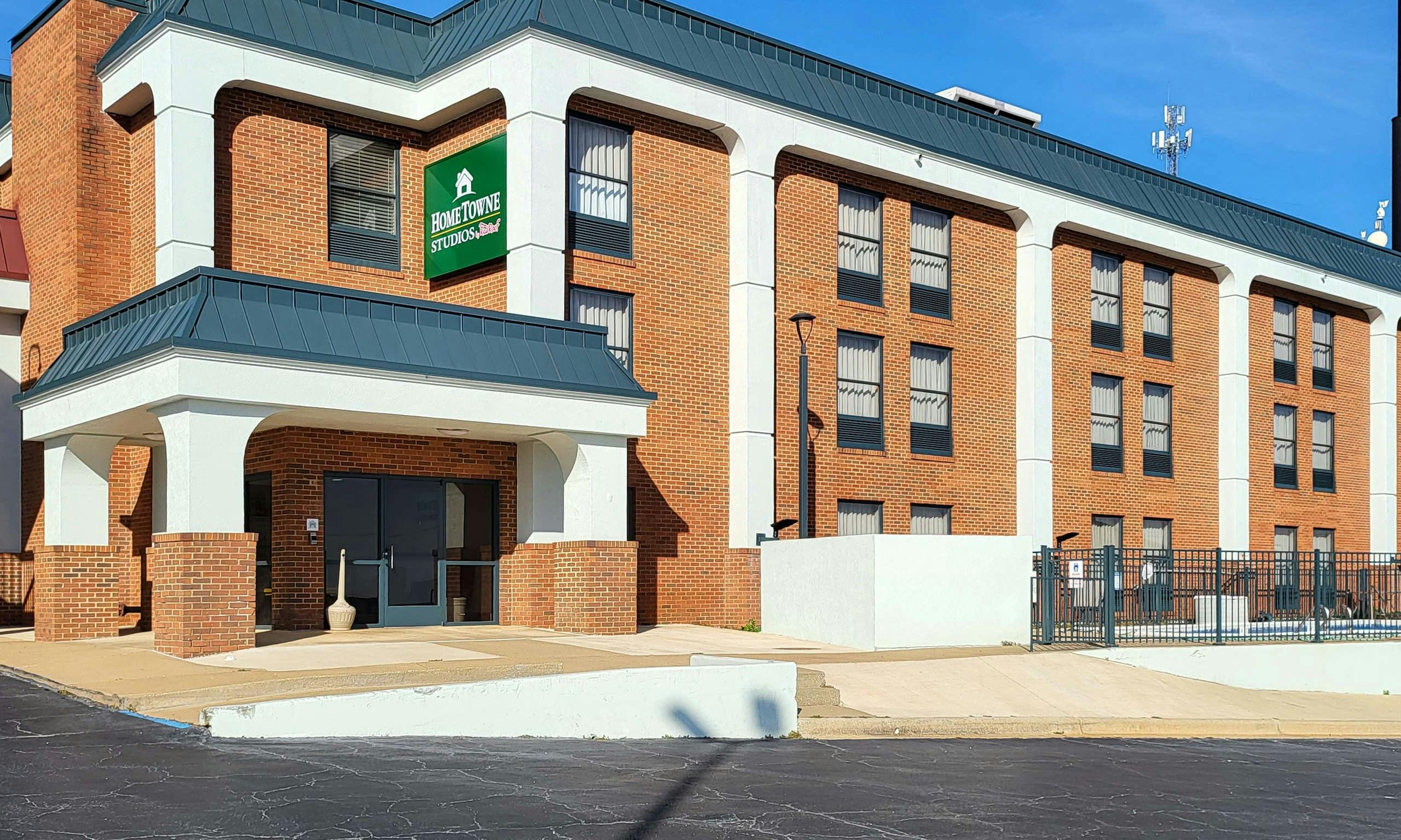HomeTowne Studios Prattville