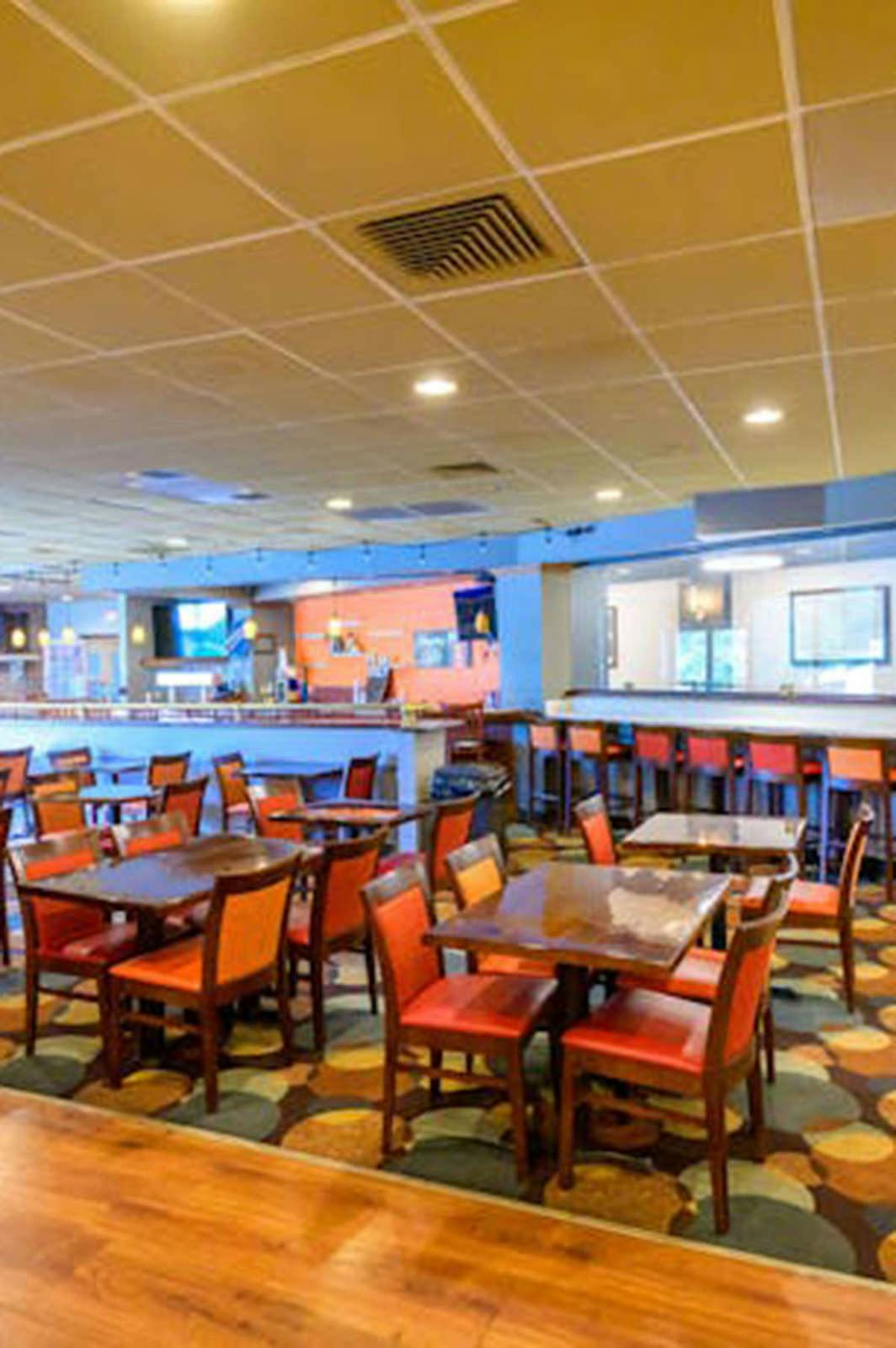 Hotel Exton Hotel & Conference Center photo 3