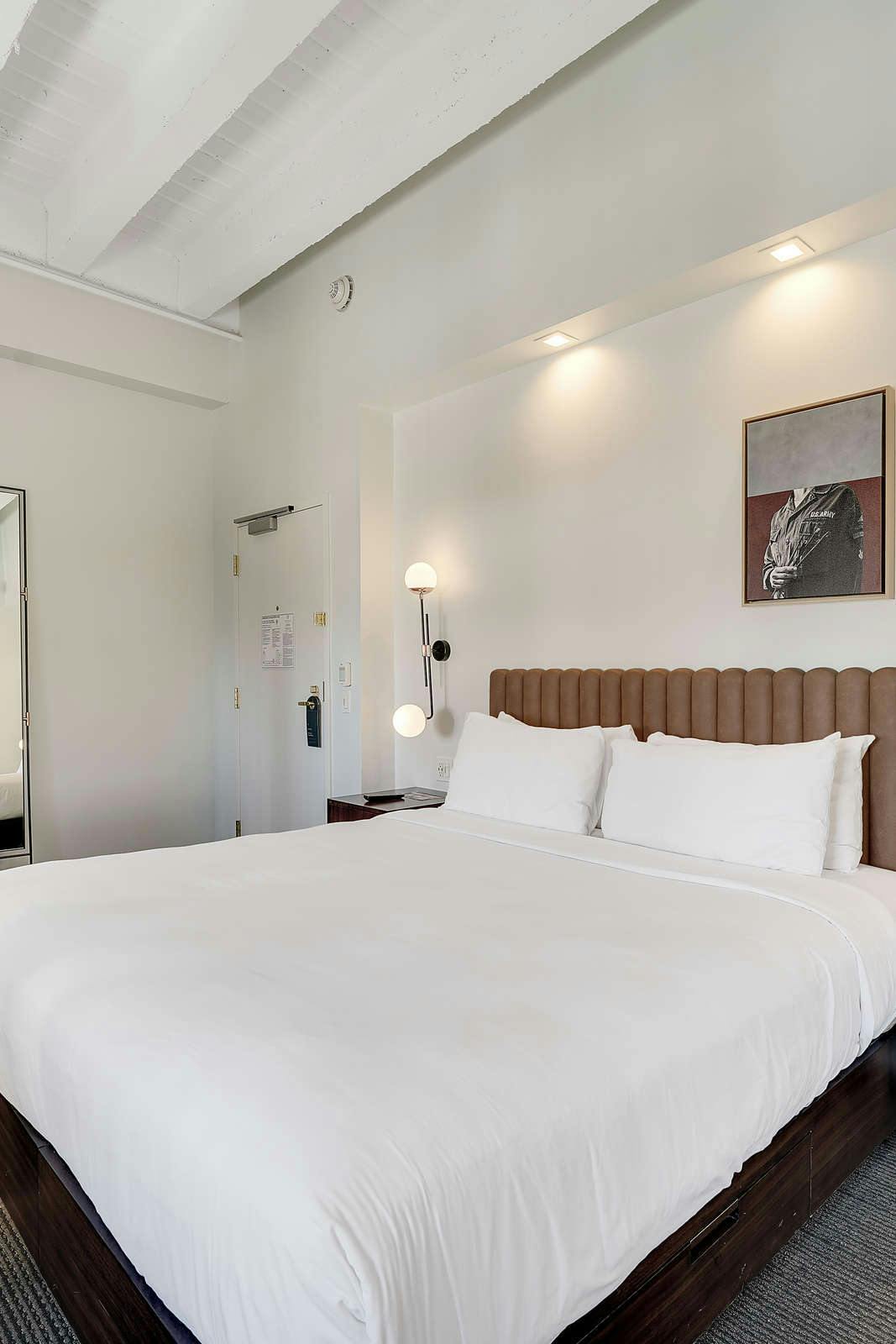 Hotel The Guild Hotel - Near Little Italy / Gaslamp Quarter Junior Suite photo 2