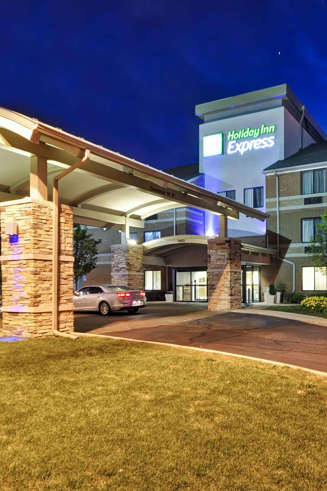 Hotel Holiday Inn Express Romulus / Detroit Airport, an IHG Hotel photo 4