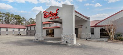 Red Roof Inn & Suites Newport News
