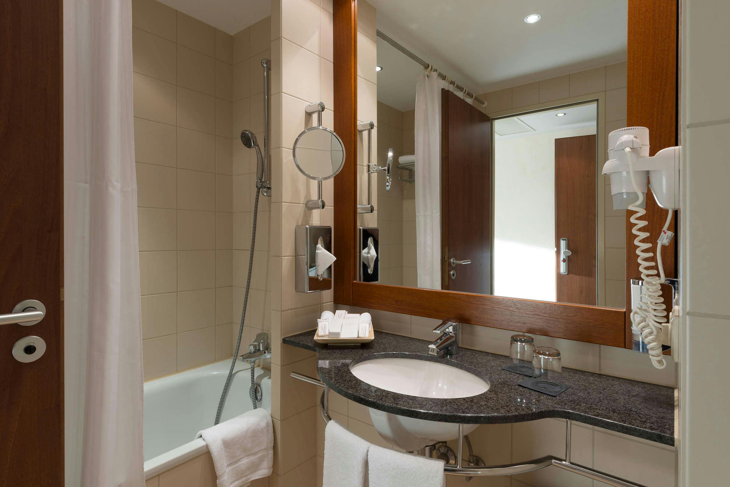 Hotel QGREENHOTEL by Meliá photo 2