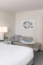 Hotel The Singer Oceanfront Resort Curio Collection by Hilton photo 3