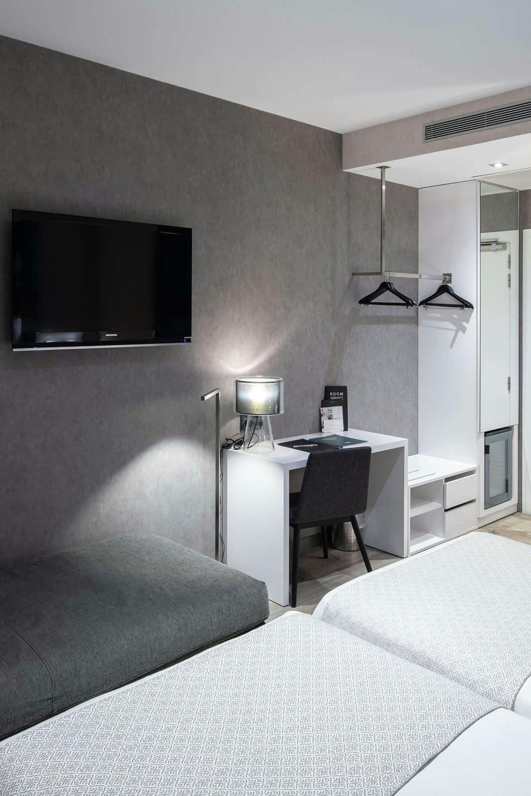 Hotel Catalonia Gran Vía BCN photo 4