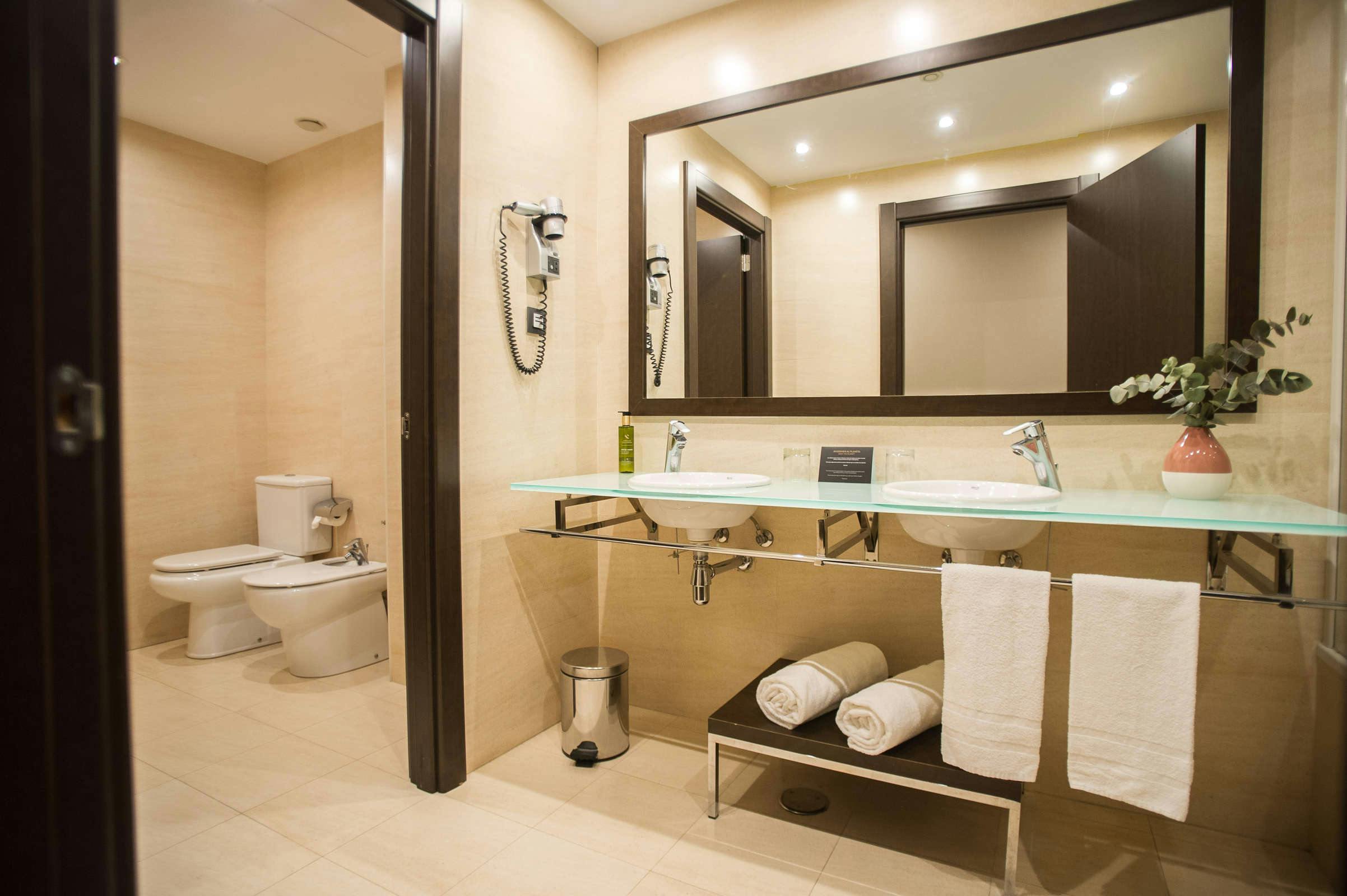 Hotel AZZ Pamplona Norte photo 2