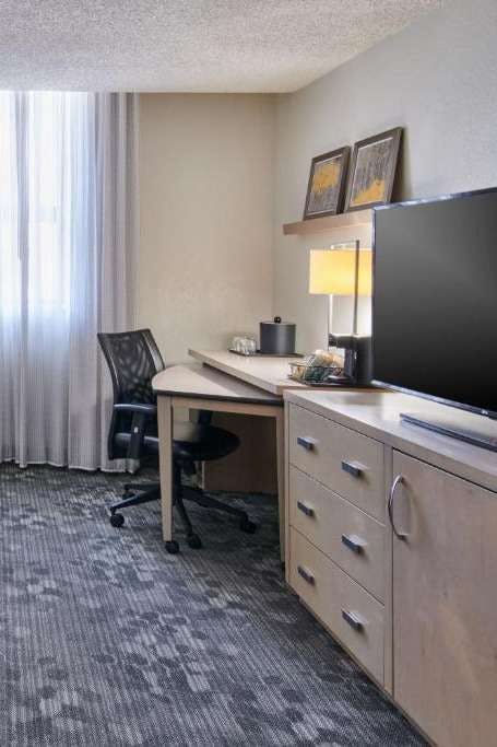 Hotel Courtyard by Marriott Columbus Downtown photo 4