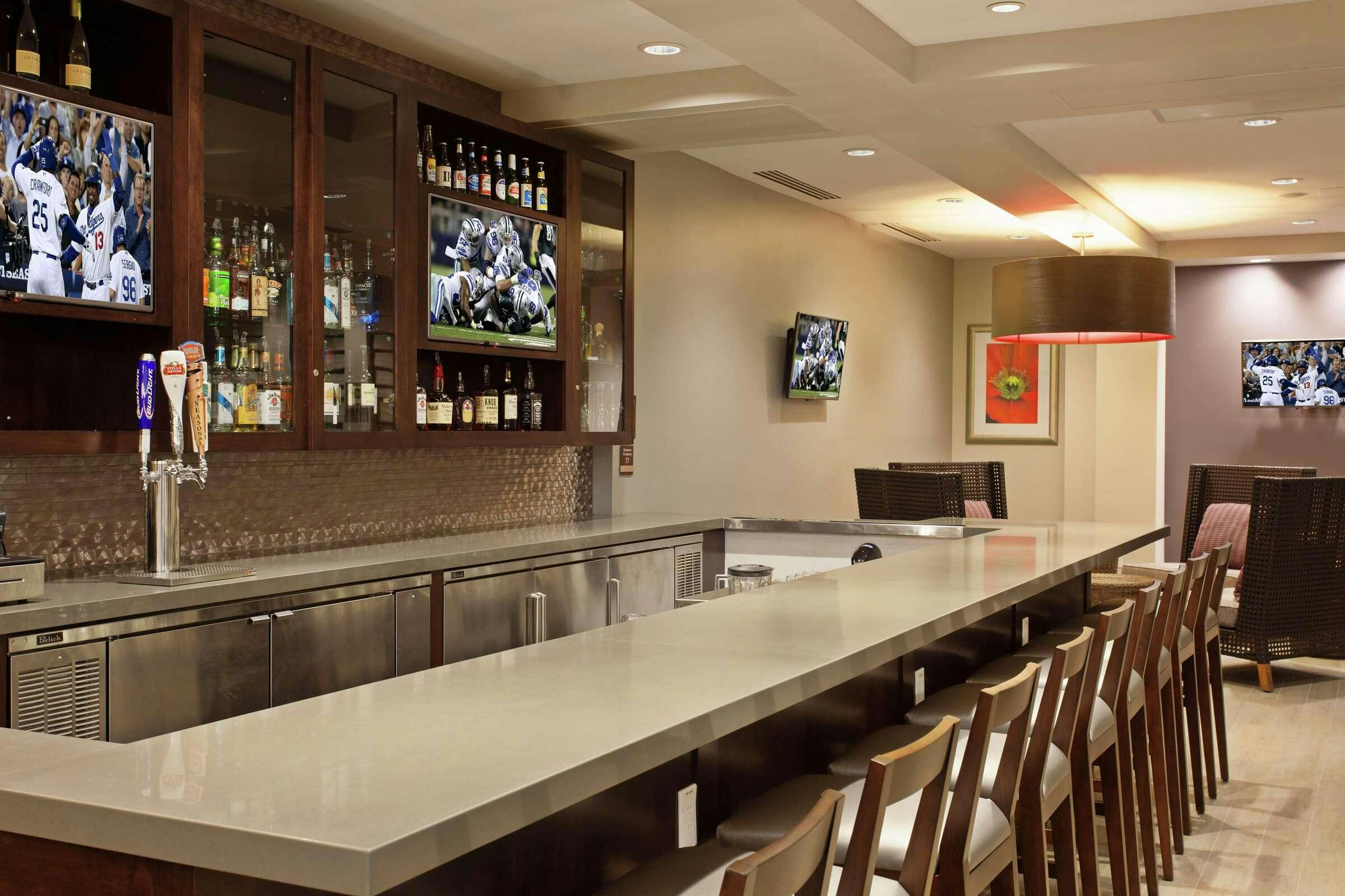Hotel Hilton Garden Inn Irvine / Orange County Airport photo 3
