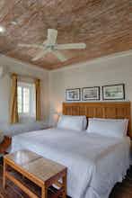 Hotel A Stone's Throw Away photo 2