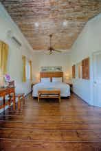 Hotel A Stone's Throw Away photo 5