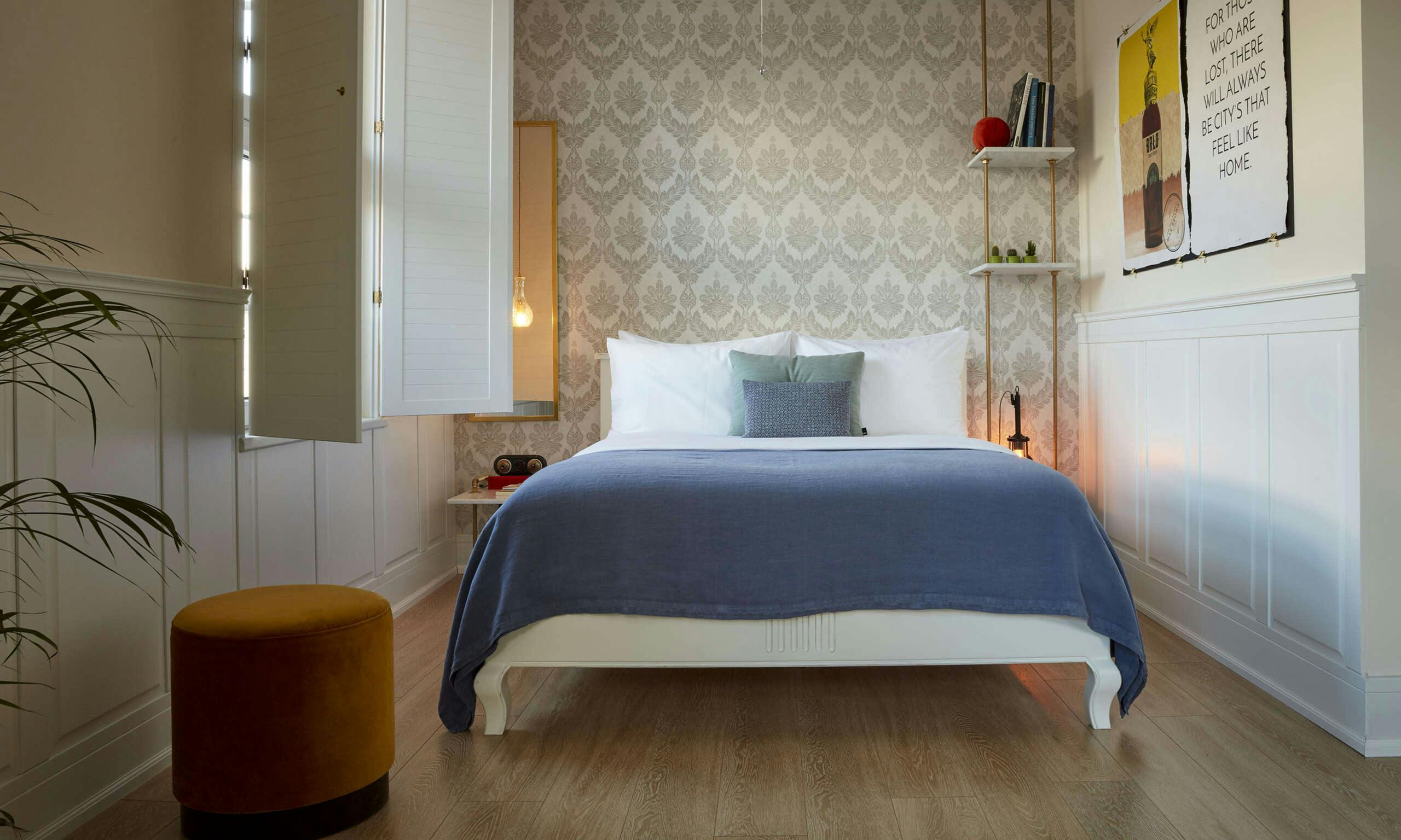 Max Brown Ku'Damm, part of Sircle Collection