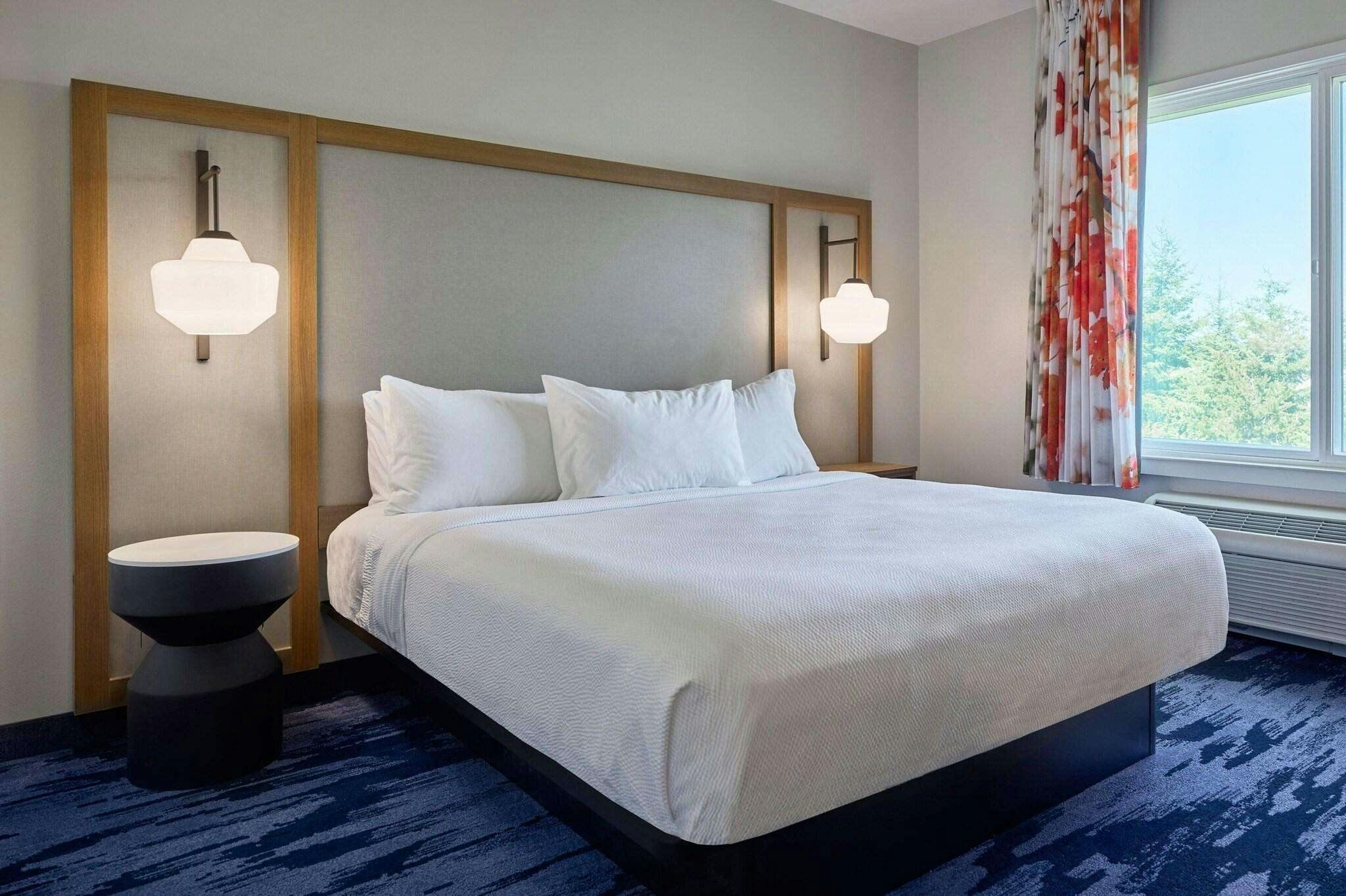 Hotel Fairfield Inn and Suites Burlington photo 1