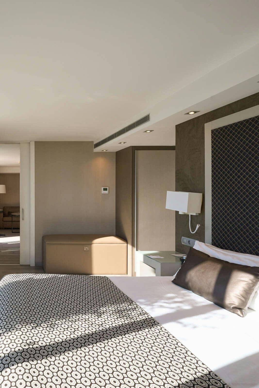 Hotel Catalonia Square photo 3