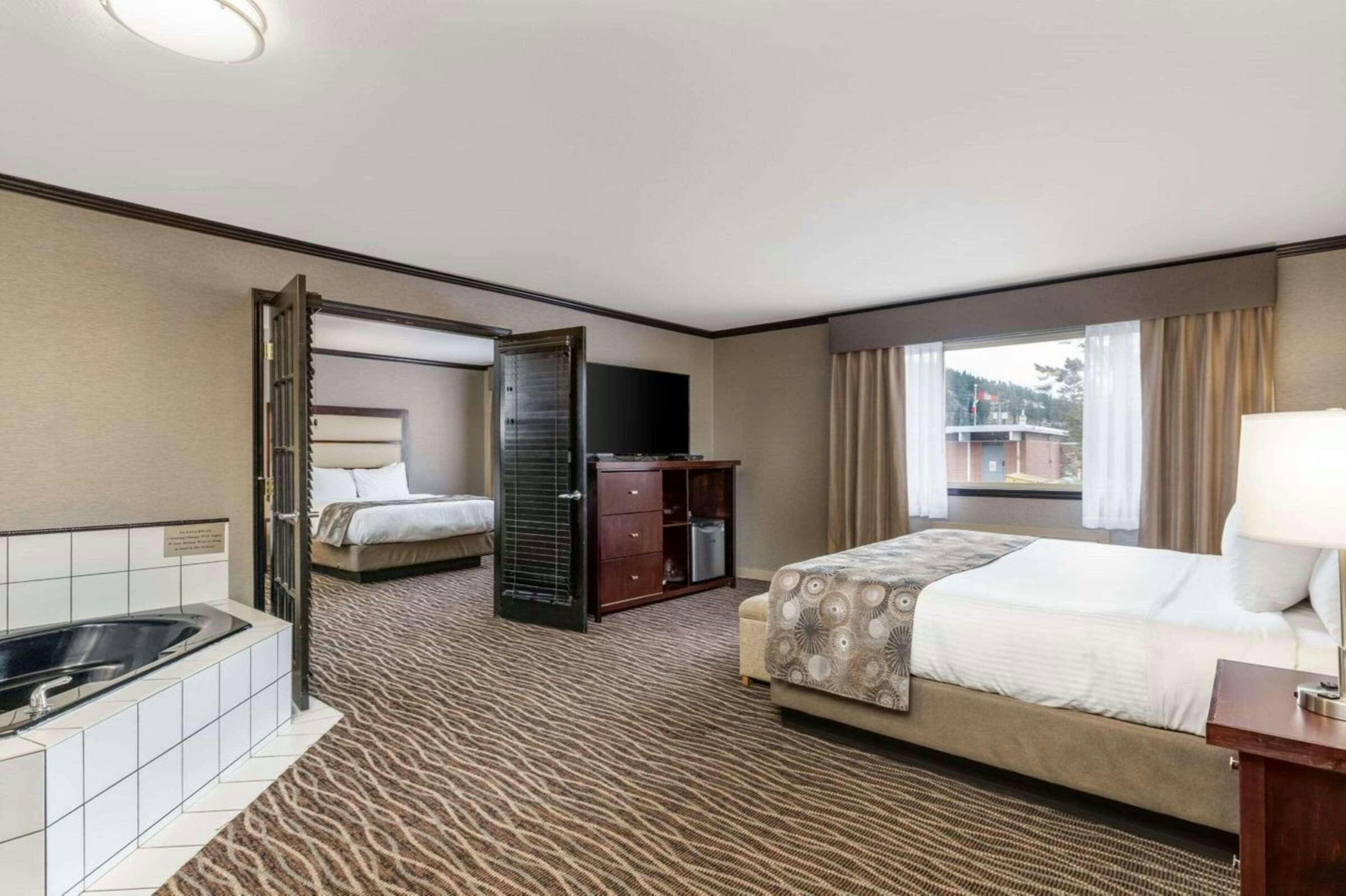 Hotel Prestige Radium Hot Springs Resort, Best Western Premier Collection photo 1