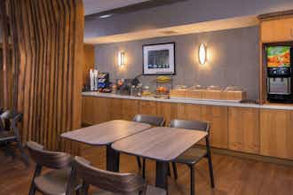 Hotel SpringHill Suites Herndon Reston photo 4