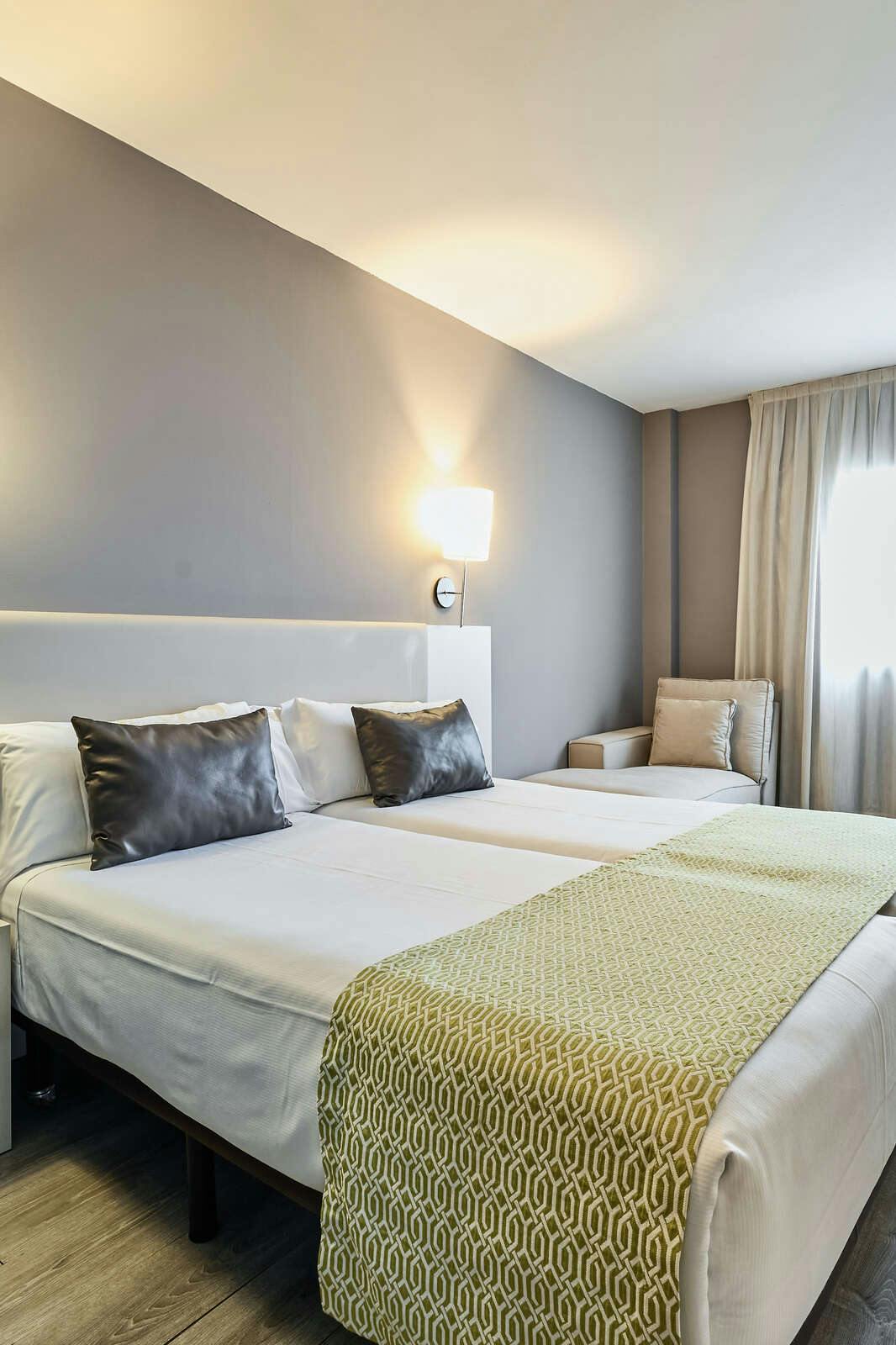 Hotel Catalonia Gran Hotel Verdi photo 1