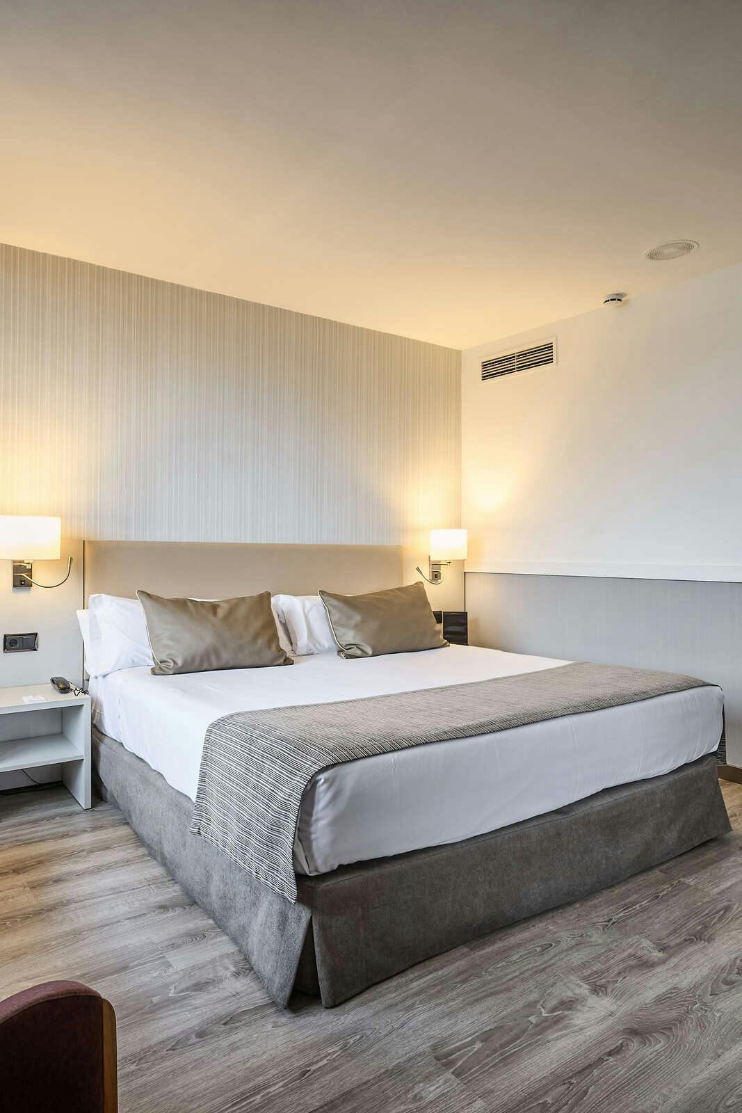 Hotel Catalonia Gran Hotel Verdi photo 4